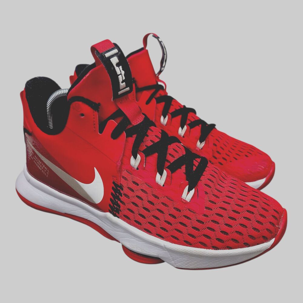 Nike LeBron Witness V 5 University Basketball Shoes Red Lece Up Mens Size 9